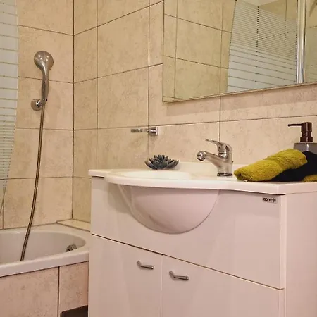 Apartment Medea 3 With Private Parking