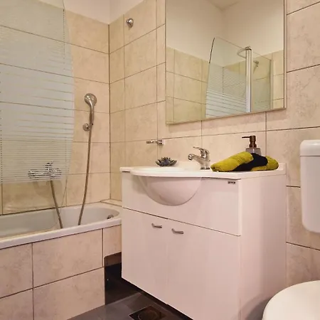 Medea 3 With Private Parking Apartment