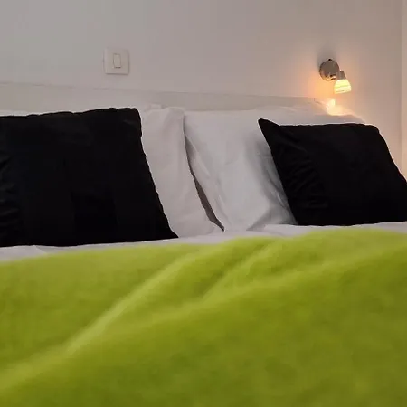 Apartment Medea 3 With Private Parking
